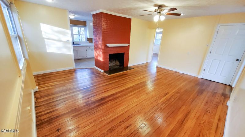 115 Utah Ave, Oak Ridge, TN 37830