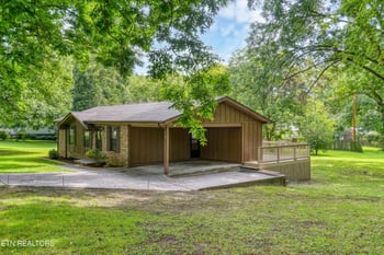 115 Washington Ave, Etowah, TN 37331