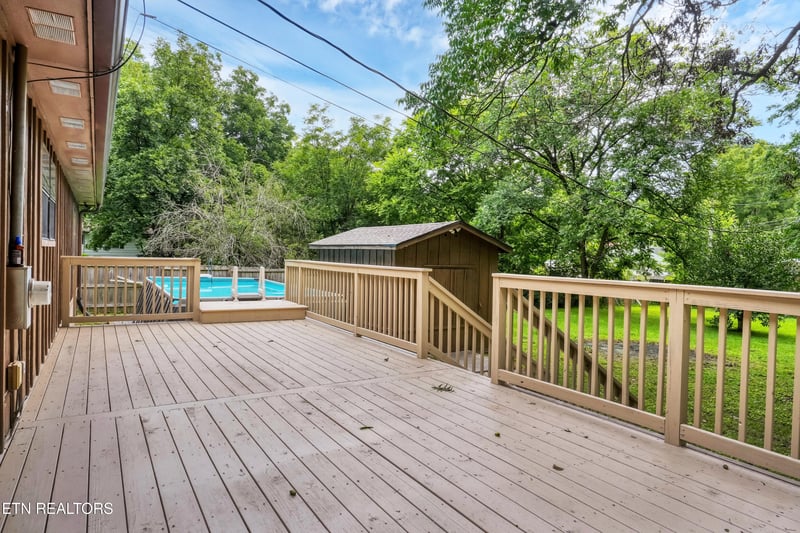 115 Washington Ave, Etowah, TN 37331