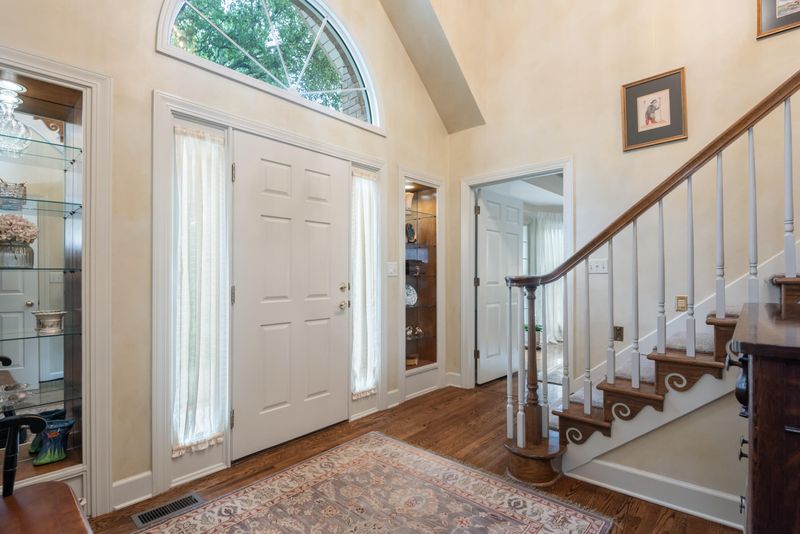 115 Whippoorwill Dr, Oak Ridge, TN 37830