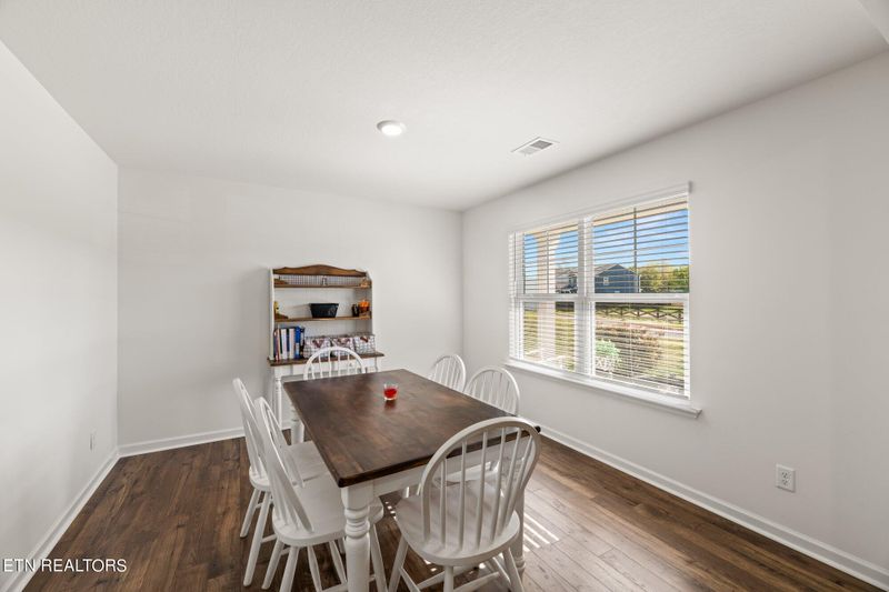 1150 Valley Dr, Athens, TN 37303