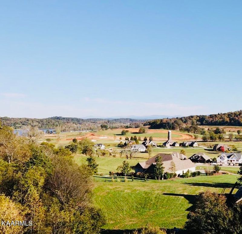 1151 Eagle Point Dr, Loudon, TN 37774