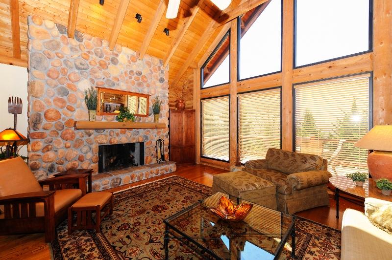 1151 Laurel Fork Rd, Walland, TN 37886