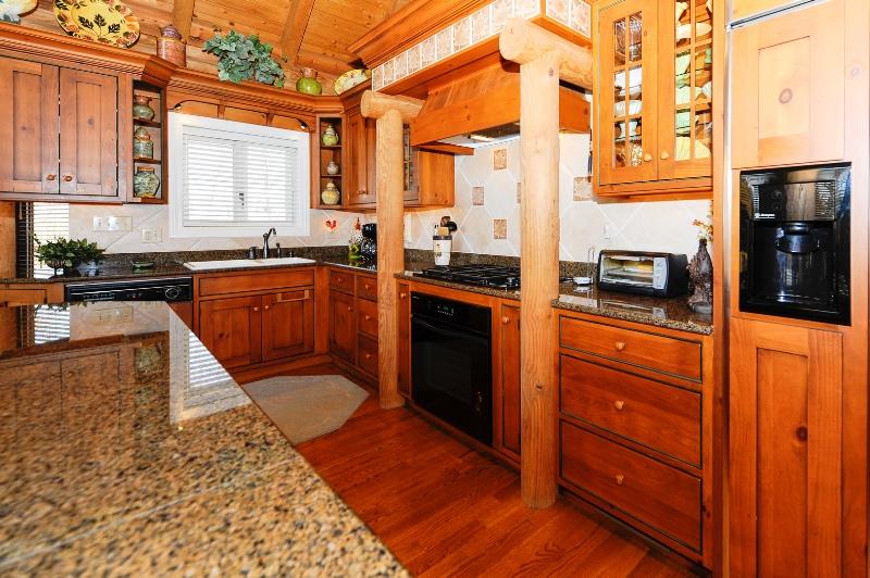 1151 Laurel Fork Rd, Walland, TN 37886