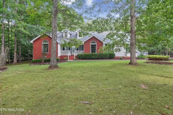 1152 Forest Dr, Crossville, TN 38555