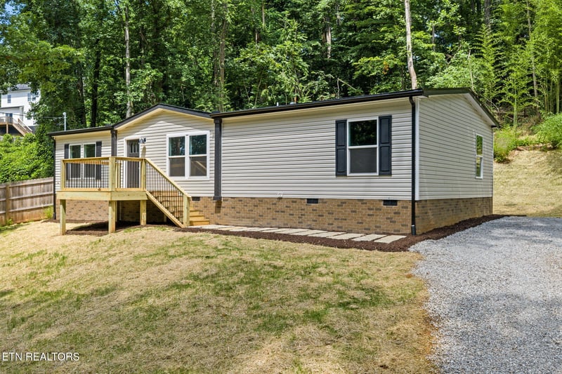 1153 Army St, Knoxville, TN 37920