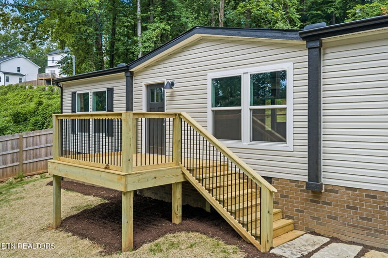 1153 Army St, Knoxville, TN 37920