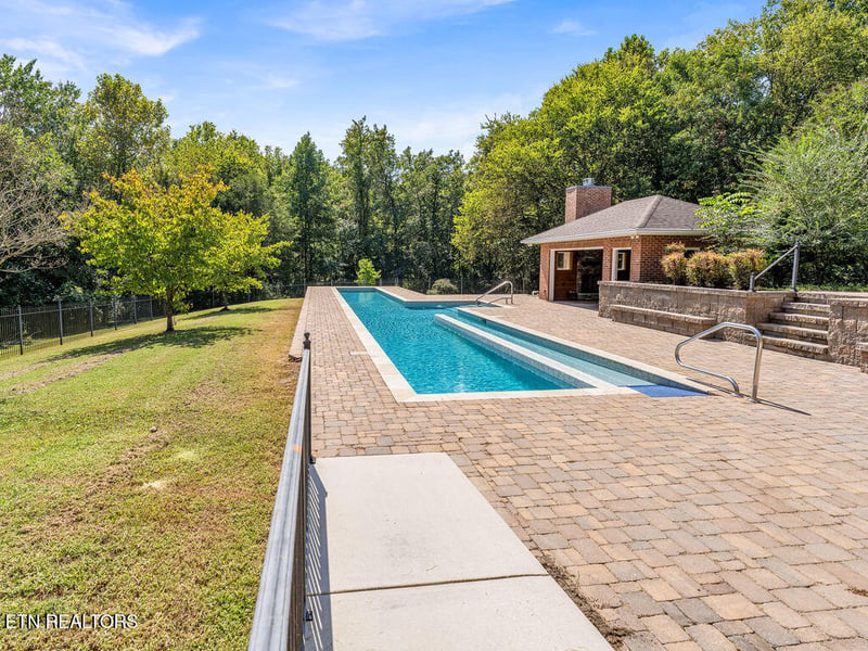 1153 Brighton Dr, Alcoa, TN 37701