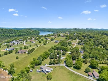 1153 Little Dogwood Rd, Kingston, TN 37763