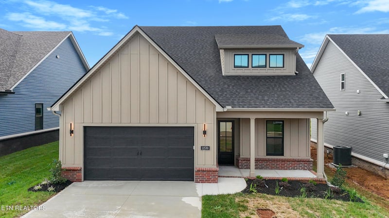 11530 Olympic Valley Dr, Knoxville, TN 37932