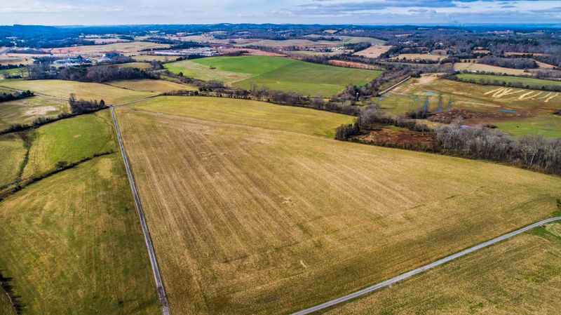 1155 Murrays Chapel Rd, Sweetwater, TN 37874