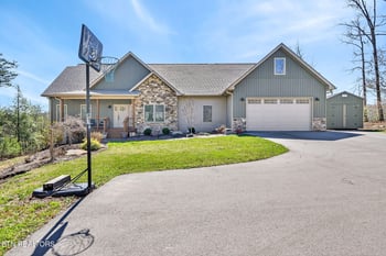 1156 Sunset Ridge Dr, Crossville, TN 38571