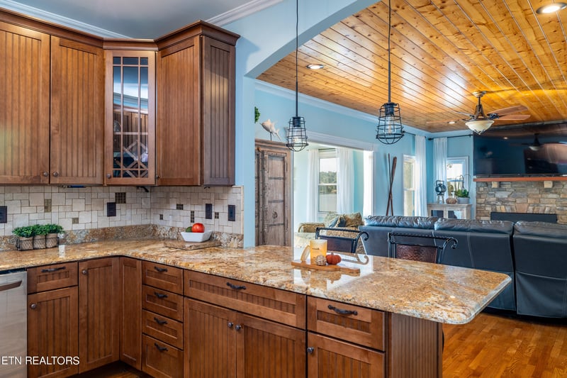 1157 Endsley Ln, Friendsville, TN 37737