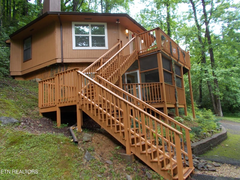 1157 Villa Ln, Gatlinburg, TN 37738