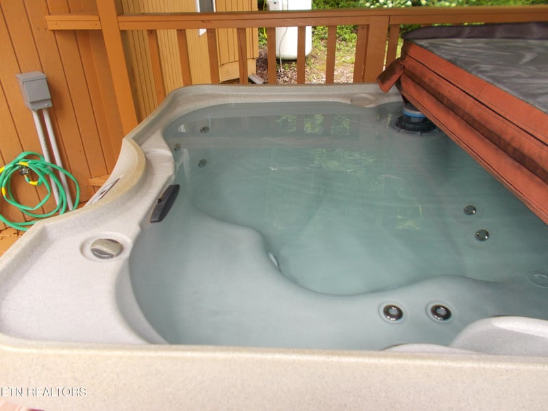 1157 Villa Ln, Gatlinburg, TN 37738