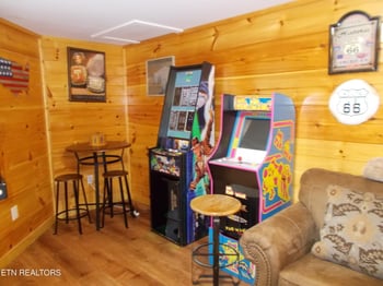 1157 Villa Ln, Gatlinburg, TN 37738
