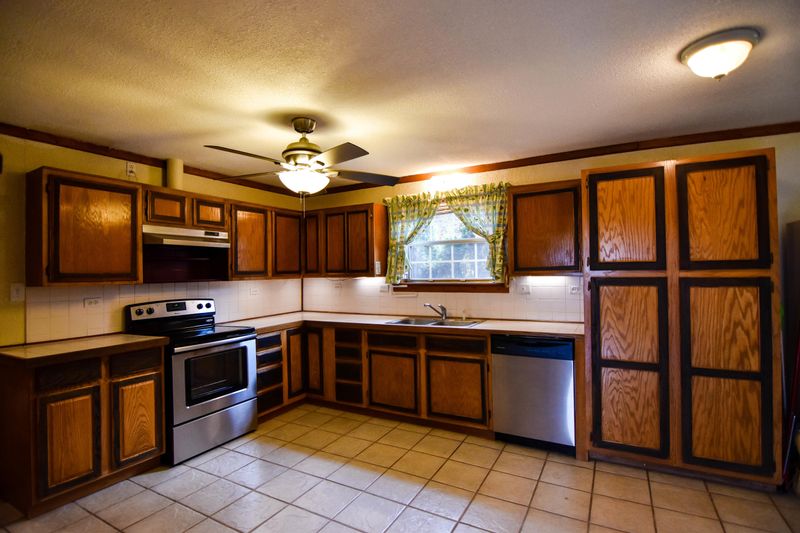 116 5th St, Kingston, TN 37763
