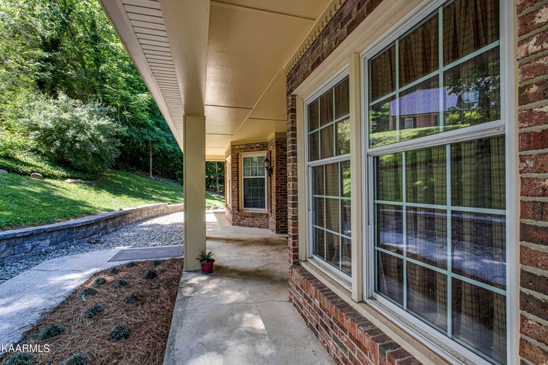 116 Amanda Pl, Oak Ridge, TN 37830