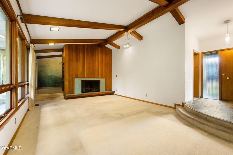 116 Canterbury Rd, Oak Ridge, TN 37830
