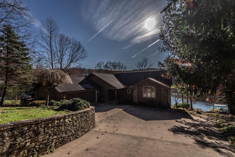 116 Chatham Ln, Crossville, TN 38558