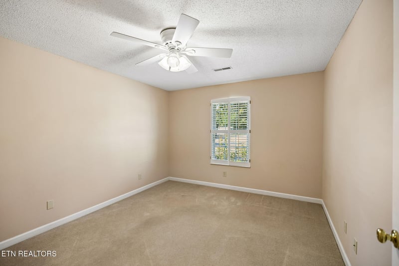 116 Confederacy Cir, Farragut, TN 37934