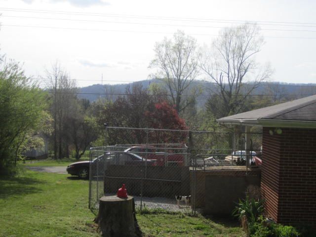 116 Crowe Rd, Harriman, TN 37748