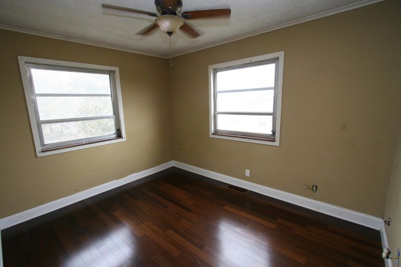 116 E Pasadena Rd, Oak Ridge, TN 37830