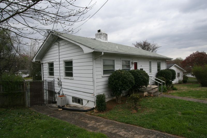 116 E Pasadena Rd, Oak Ridge, TN 37830