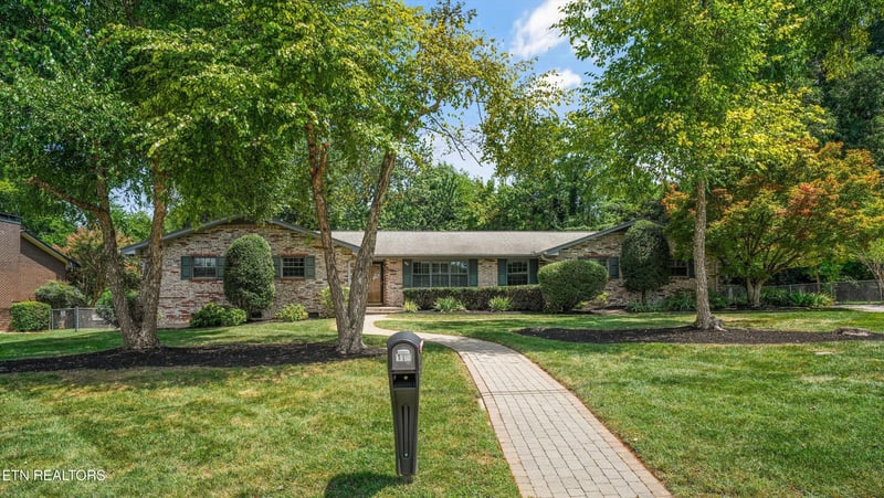 116 Essex Dr, Knoxville, TN 37922