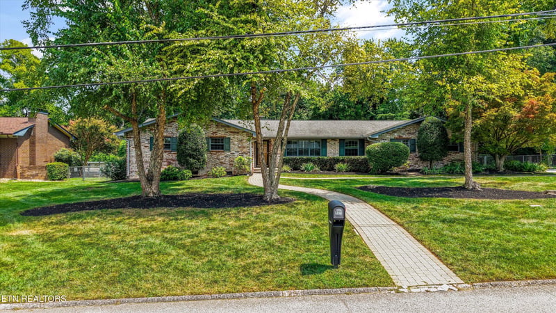 116 Essex Dr, Knoxville, TN 37922