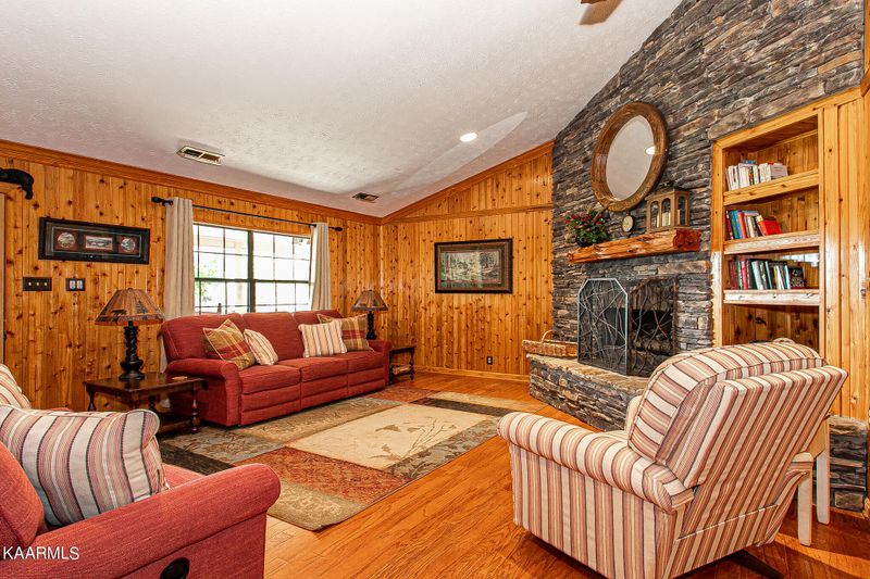 116 Fox Chase Dr, Townsend, TN 37882