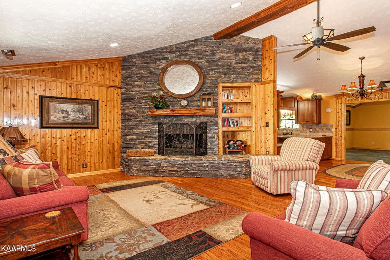 116 Fox Chase Dr, Townsend, TN 37882