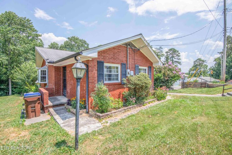 116 Georgia Ave, Oak Ridge, TN 37830