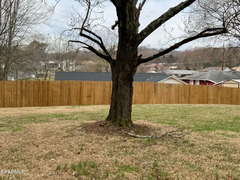 116 Hillcrest Ln, Kingston, TN 37763