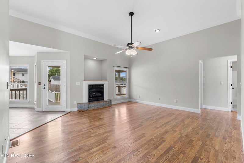 116 Michaela Ln, Jacksboro, TN 37757