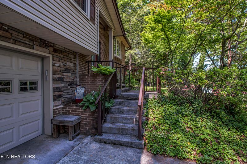 116 Mohawk Rd, Oak Ridge, TN 37830