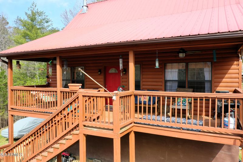 116 Mountain Retreat Rd, Townsend, TN 37882