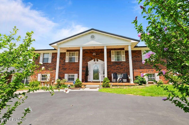 116 Oak St, Jacksboro, TN 37757