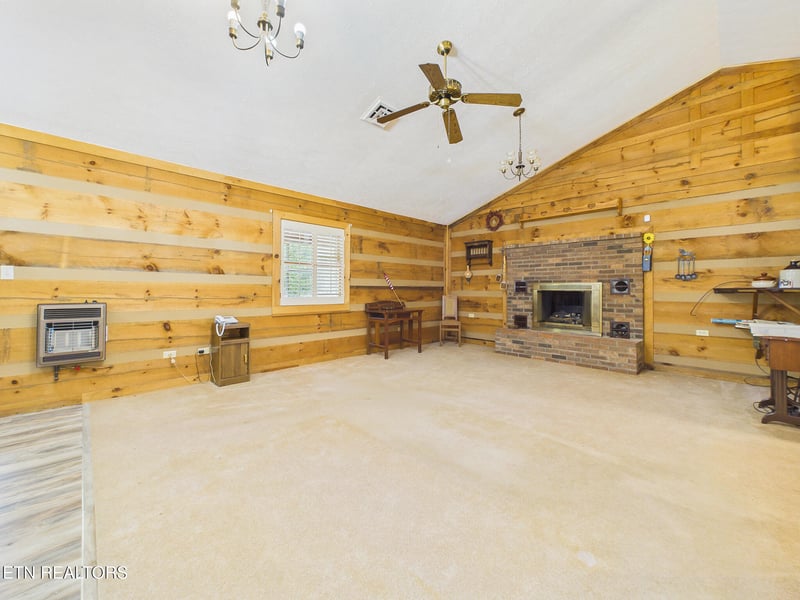 116 Old Doc Rogers Rd, Tellico Plains, TN 37385