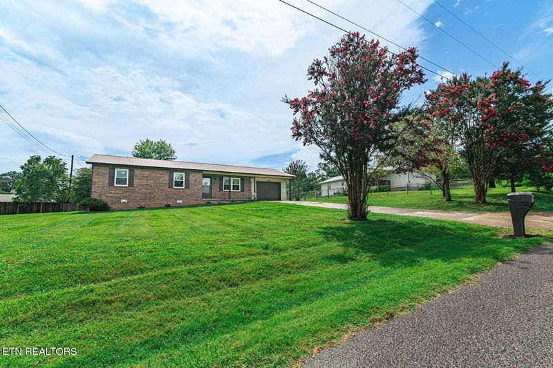116 Stones Ln, Jacksboro, TN 37757