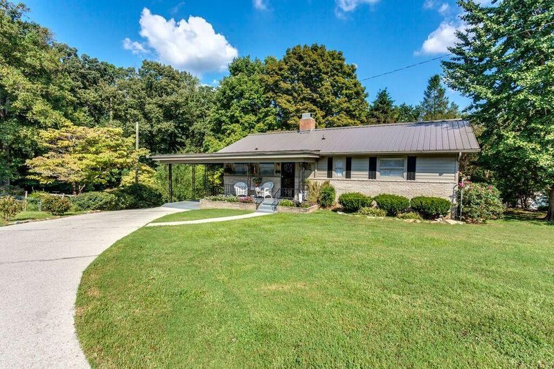 116 Underwood Rd, Oak Ridge, TN 37830