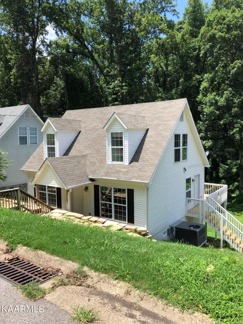 116 Wakeman Ln, Oak Ridge, TN 37830
