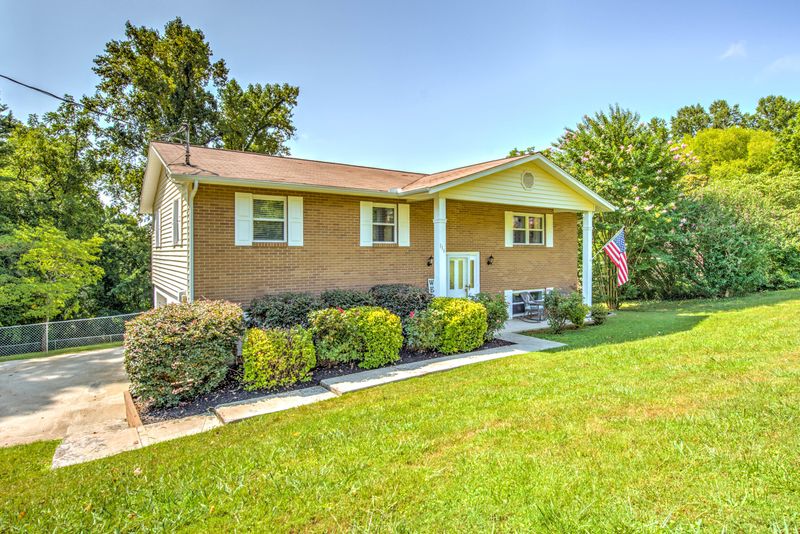 116 Westwood Dr, Clinton, TN 37716