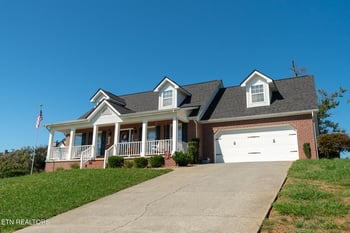 1161 Summerfield Dr, Maryville, TN 37801