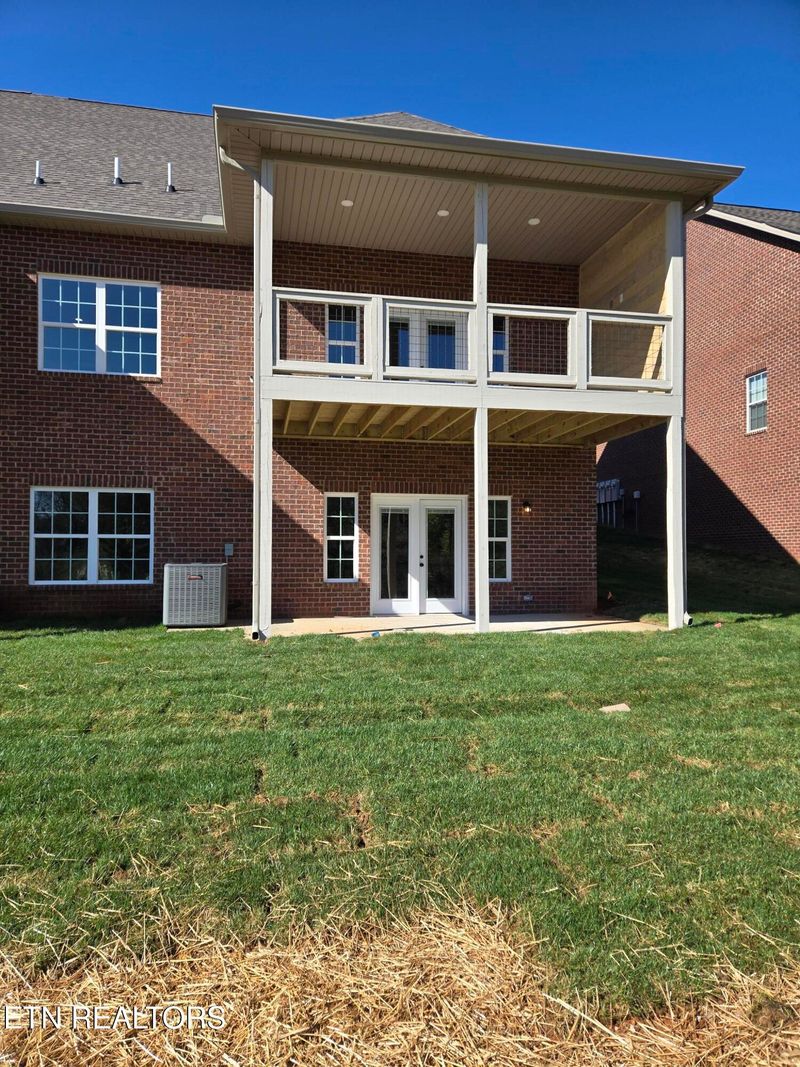 1162 Meadow Walk Ln #57, Lenoir City, TN 37772