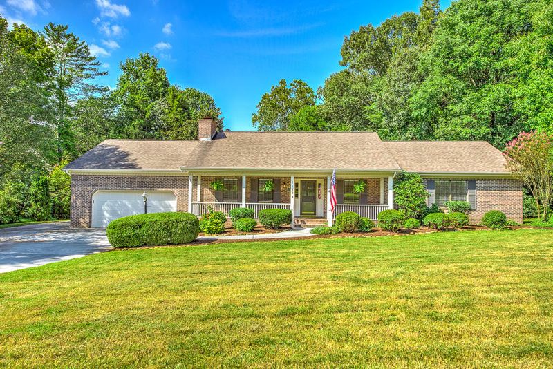 11624 Gates Mill Dr #1, Knoxville, TN 37934