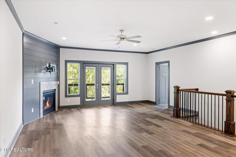 1164 Meadow Walk Ln, Lenoir City, TN 37772