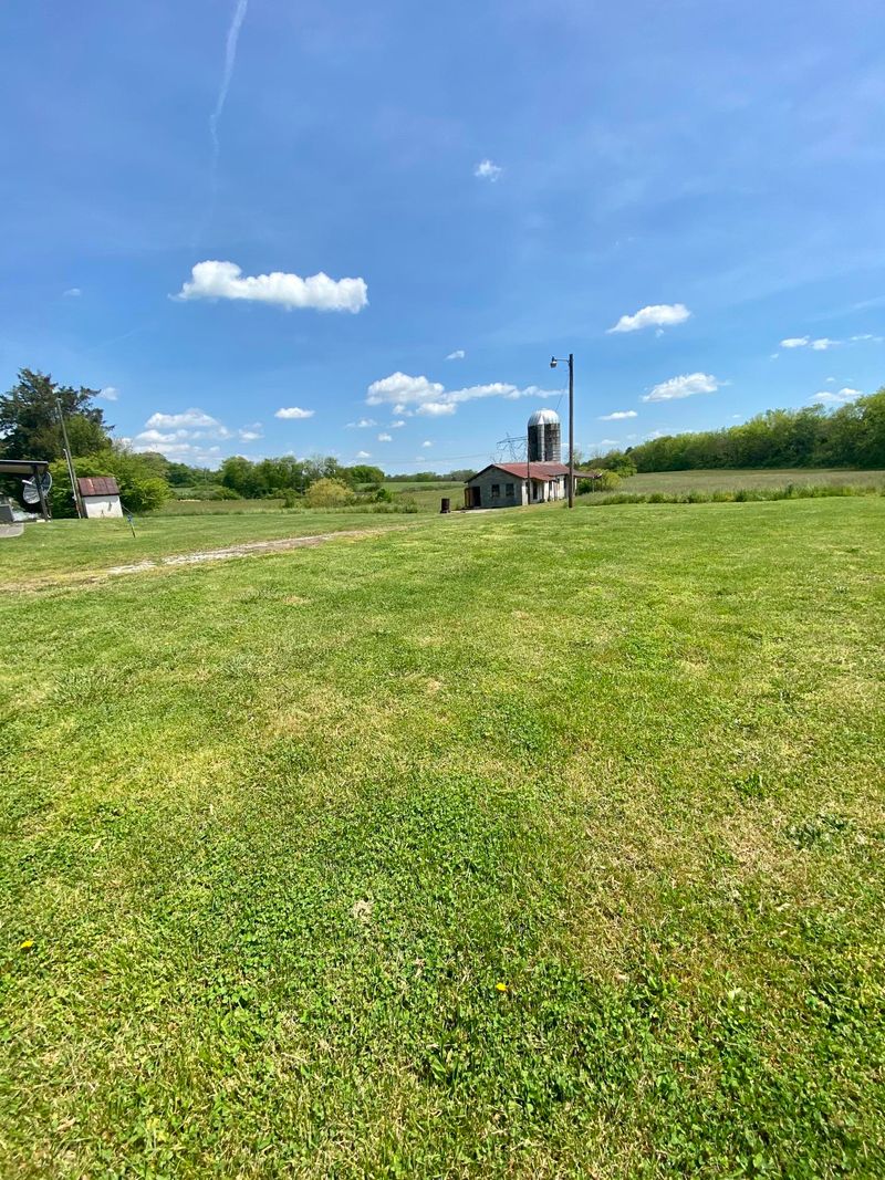11652 Dry Valley Rd, Loudon, TN 37774