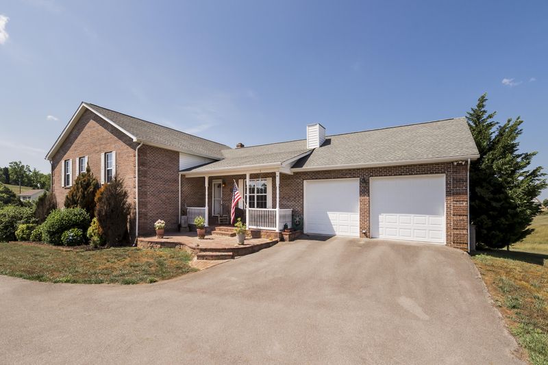 1166 Disco Loop Rd, Friendsville, TN 37737
