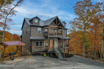 1167 Woodland Trek Ln, Sevierville, TN 37876